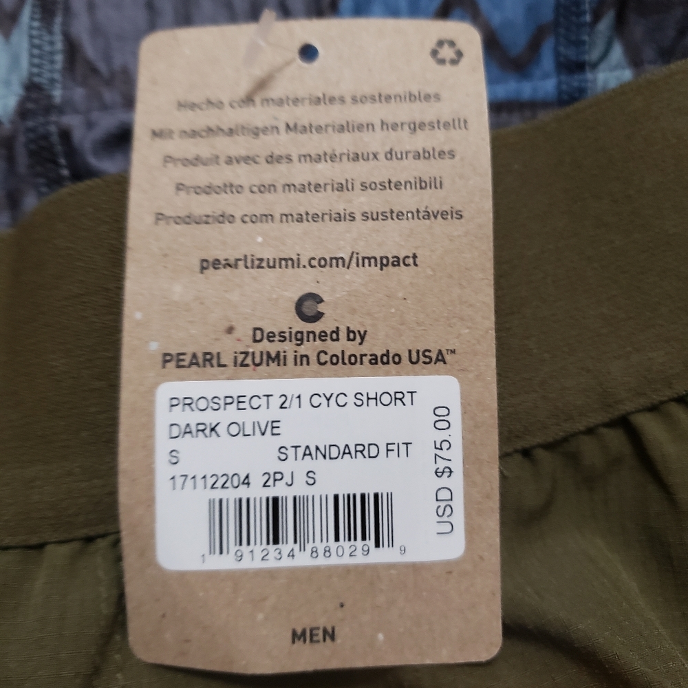 Pearl Izumi shorts with liner - Picture 2 of 4